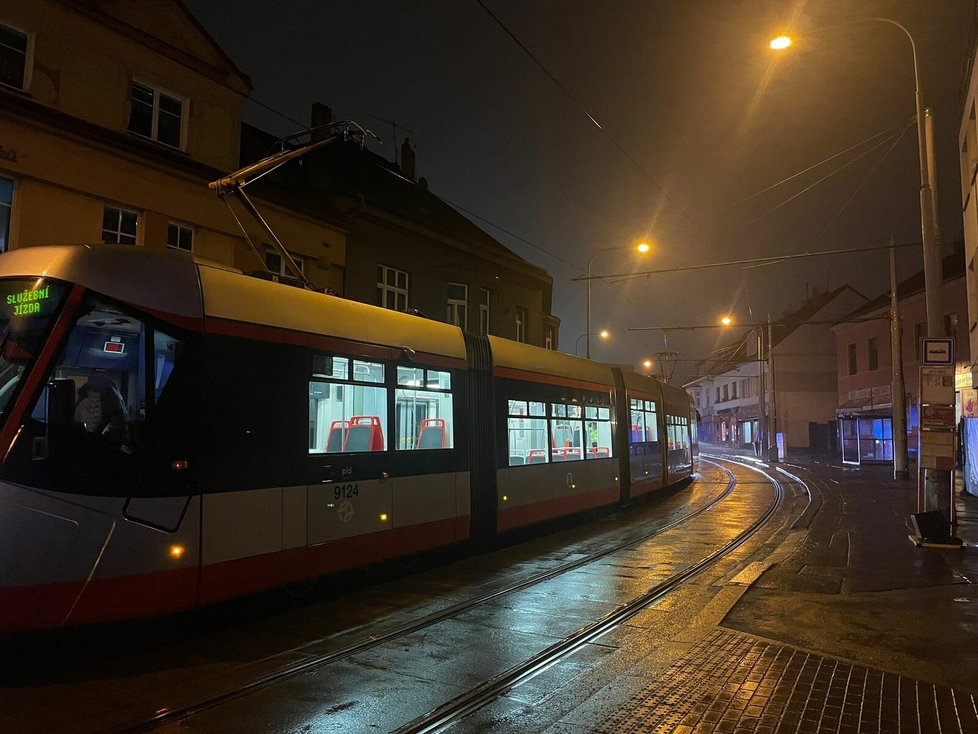 V tramvaji našli mrtvého muže. Podle policie zemřel bez cizího zavinění. (26. ledna 2023)