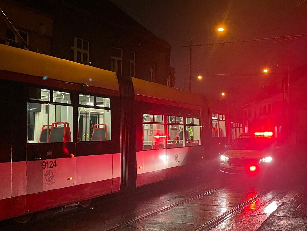 V tramvaji našli mrtvého muže. Podle policie zemřel bez cizího zavinění. (26. ledna 2023)