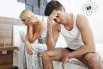 Nedostatek testosteronu se následně projevuje únavou, depresivními stavy, výkyvy nálad, zhoršenou imunitou i poklesem zájmu o sex.