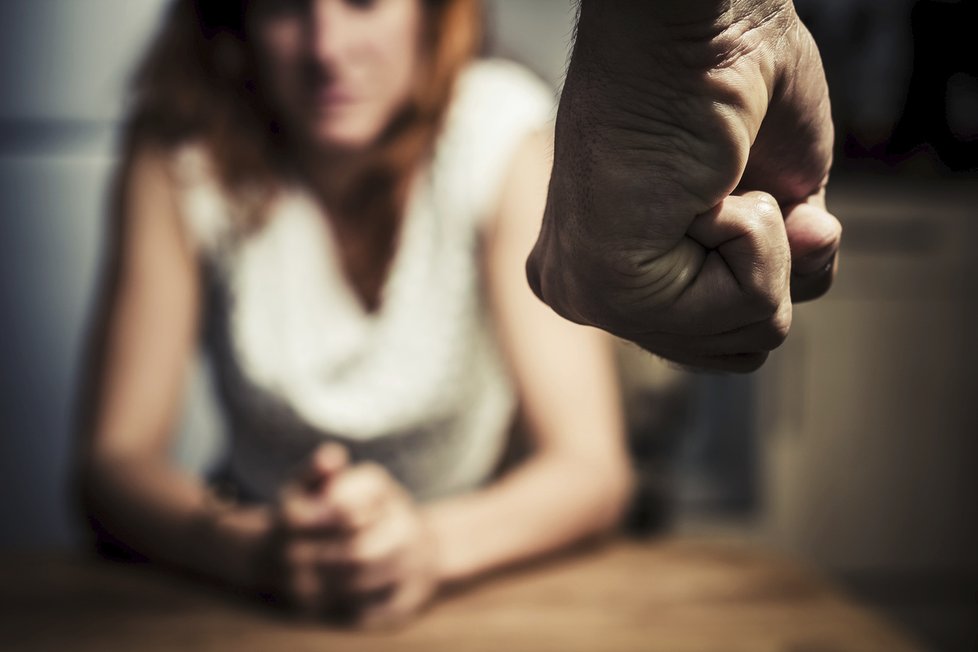 Domácí násilí je hrozné v tom, že poměrně blízcí lidé dlouho nic netuší.