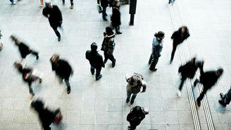 Agresívní či vulgární chování nebo netrpělivost, i tak může začínat frontotemporální demence Agresívní či vulgární chování nebo netrpělivost, i tak může začínat frontotemporální demence