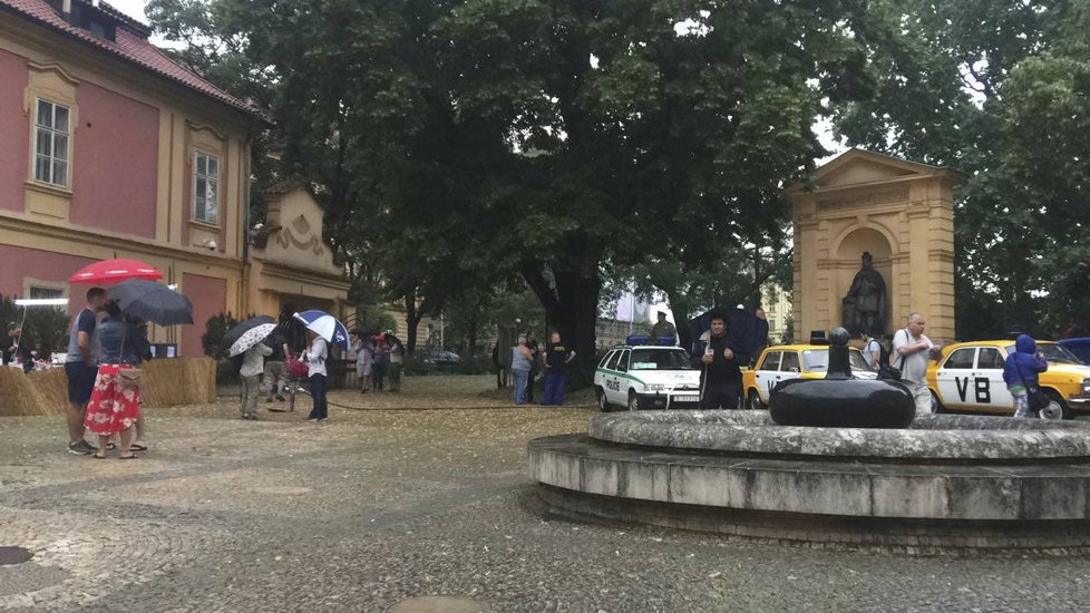 Ošklivé počasí Pražany neodradilo. V policejním muzeum bylo narváno!