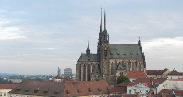 Muzejní noc v Brně. Zájemci o výhled ze staré radniční věže museli zvládnout dlouhou frontu a 173 schodů na ochoz.