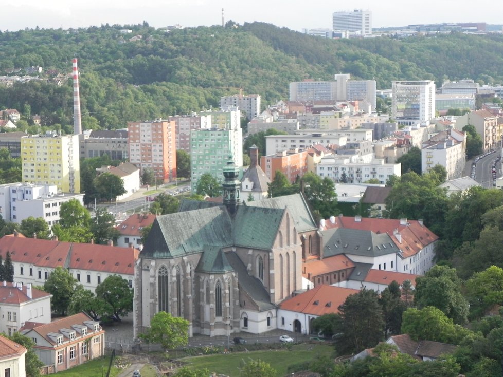 Muzejní noc v Brně. Výhled z hradu Špilberk na Staré Brno.