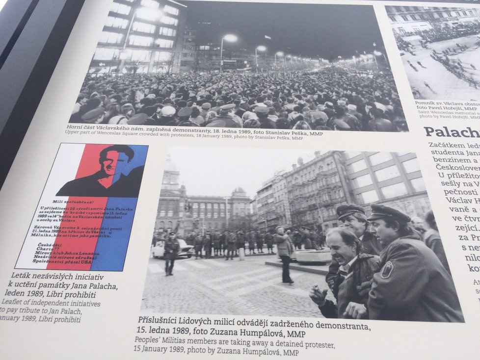 Venkovní výstava pojednává především o tištěné kultuře listopadových dnů roku 1989. Zaobírá se nejrůznějšími plakáty a letáky, které byly vyvěšované.