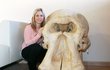 Největší lebka ve sbírce - Největším sběratelským kouskem je lebka slona afrického. Je 109 cm vysoká, široká 82 cm a váží 98 kg. V porovnání s naší redaktorkou je jen o 50 cm menší. V kilogramech je to naštěstí obráceně – lebka váží dvojnásobek.