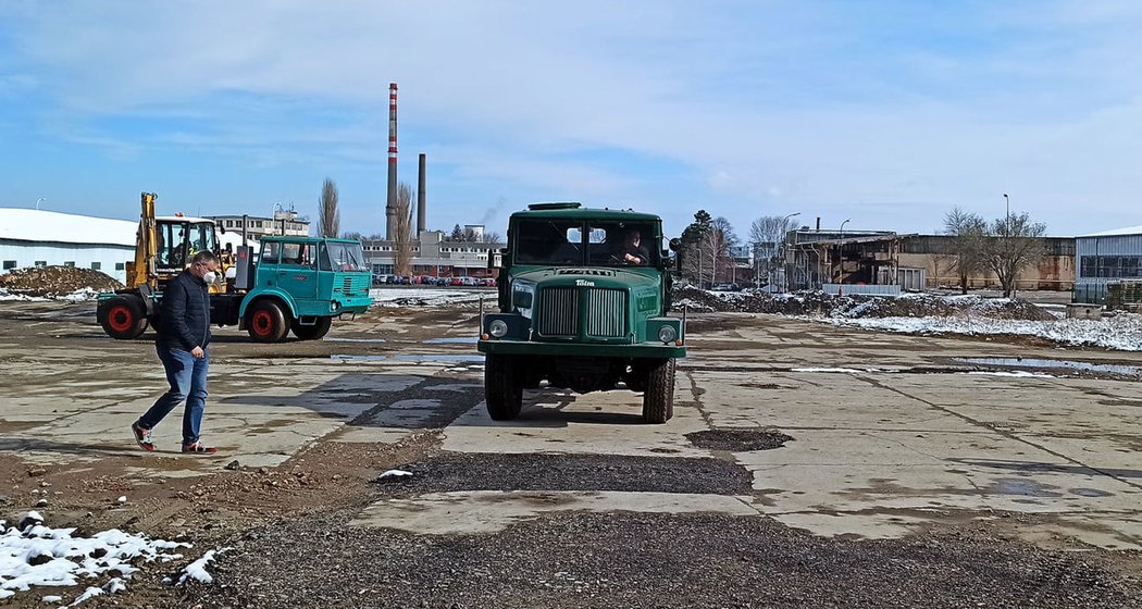 Návoz vozů do Muzea nákladních automobilů TATRA