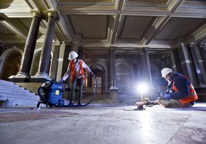 Národní muzeum pustí do historické budovy návštěvníky ještě při rekonstrukci.