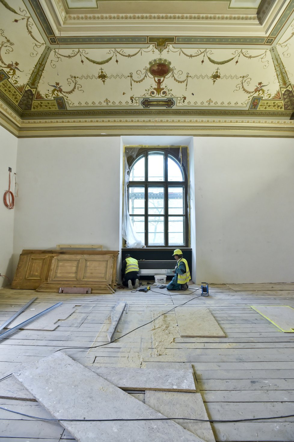 Národní muzeum pustí do historické budovy návštěvníky ještě při rekonstrukci.