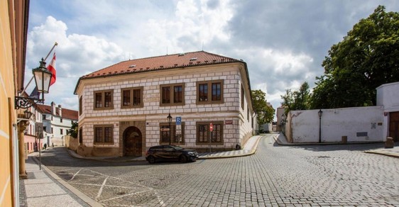 Prozatimní sídlo Muzea paměti 20. století na pražských Hradčanech