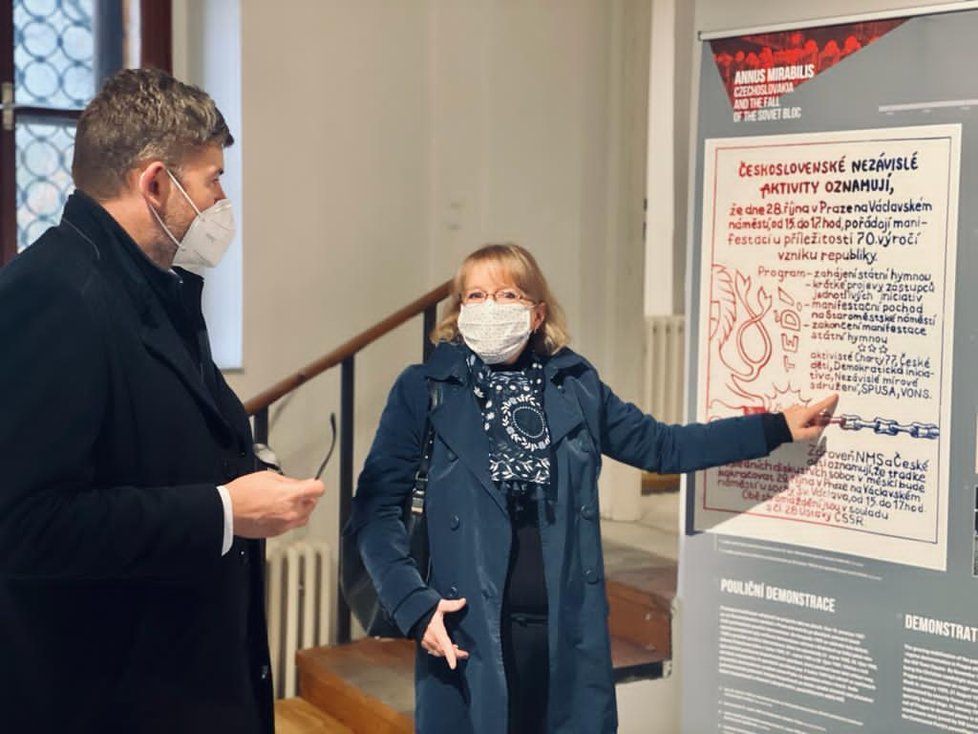 Muzeum paměti XX. století oslaví Sametovou revoluci dvěma novými výstavami, které budou k vidění online.