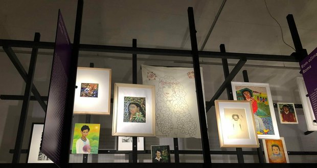 V Muzaionu v Kinského Zahradě je k vidění výstava romských umělců s názvem Otevřená cesta