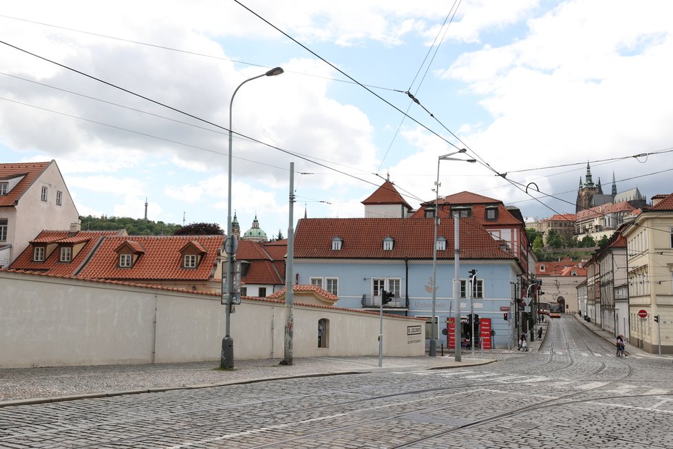 Muzeum Slivovice se nalézá jen kousek od zastávky MHD Malostranská.