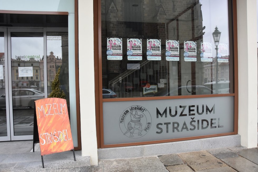 Muzeum strašidel v Plzni má od pondělí opět otevřeno.