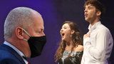 „Totální chaos a zmar!“ Divadla se pustila do Prymuly kvůli zákazu zpěvu, tratí miliony