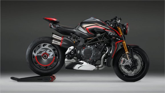 MV Agusta Rush 1000 je nádherná bestie 