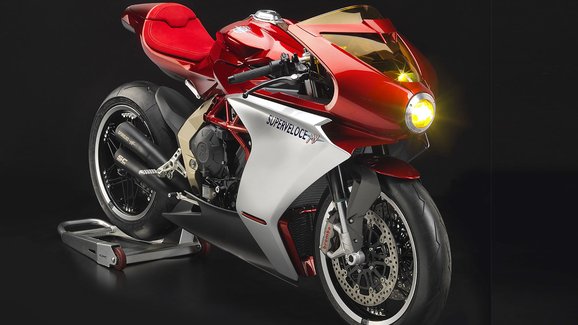 MV Agusta Superveloce 800 se letos promění v sériový model 