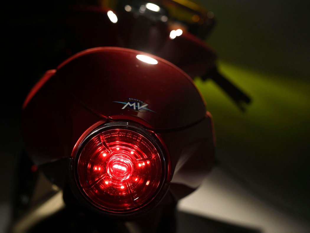 MV Agusta Superveloce 800