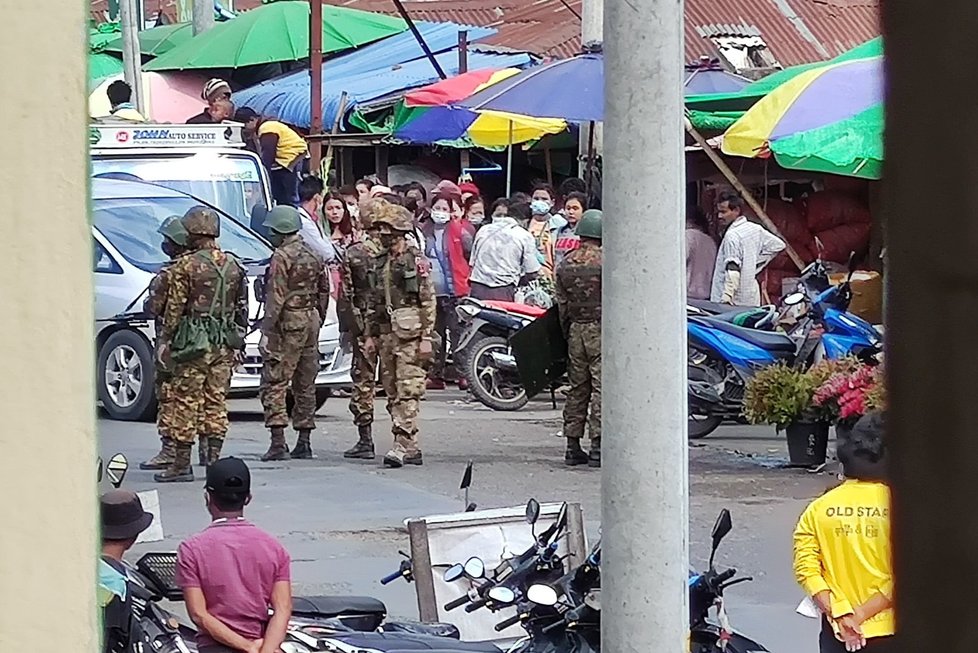 Protesty v Myanmnaru, kde převzala moc armáda (19. 2. 2021)