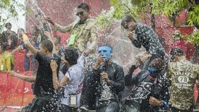 Vodní festival Atā Thingyan oslavuje v Myanmaru nový rok.