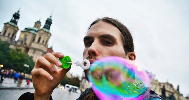 Mýdlové bubliny poletovaly po Staroměstském náměstí jako každoročně