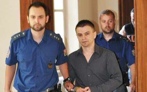 Mykhayla Metenka včera u soudu