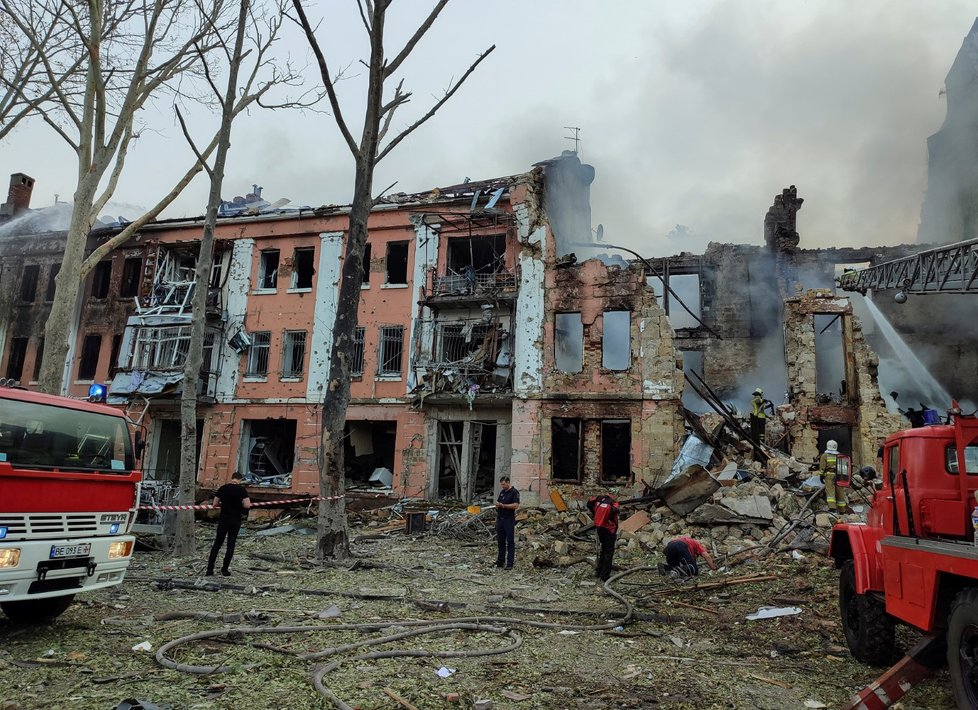 Následky bombardování Mykolajivu (20. 7. 2023)