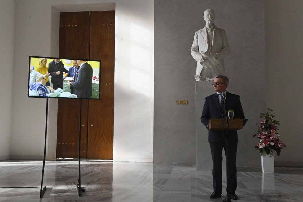 Briefing vedoucího Kanceláře prezidenta republiky Vratislava Mynáře ke zdravotnímu stavu prezidenta Miloše Zemana na Pražském hradě (21. 10. 2021).