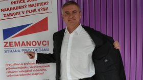 Kanclér Vratislav Mynář vyrazil do volebního boje oháknutý za víc než 15 tisíc
