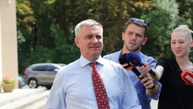 Kancléř Vratislav Mynář stáhnul žalobu kvůli bezpečnostní prověrce na stupeň přísně tajné. Nevěří prý soudům (25. 1. 2019).