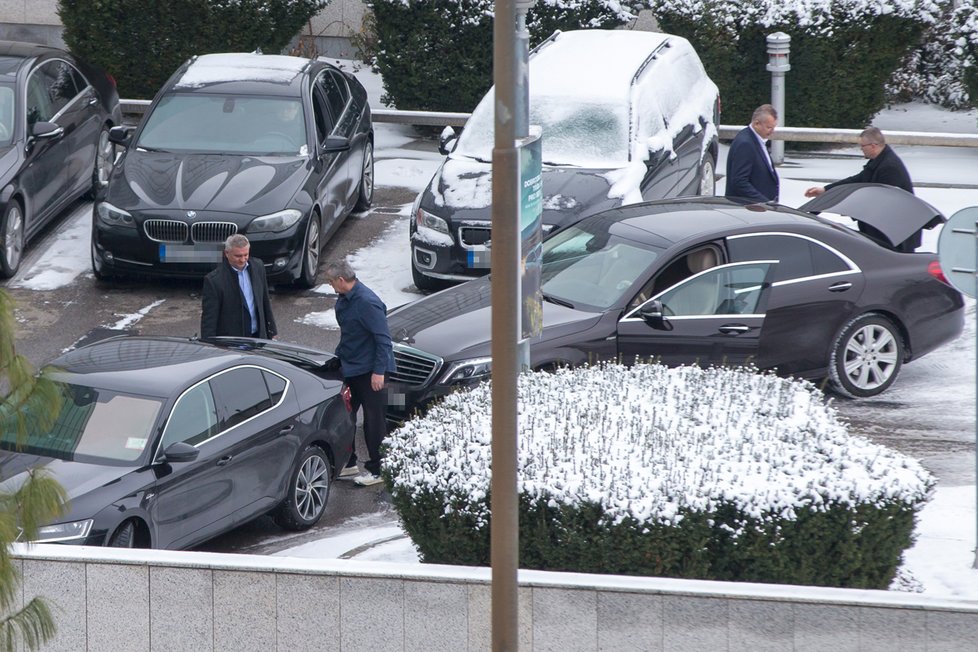 Mynář a Tvrdík na ruzyňském letišti 17. 3. 2018