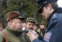 Houbaři a výletníci, pozor v lese. Myslivcům začala sezona