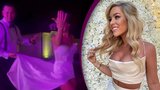 Sexy blondýna Myslivcová na sestřině svatbě tisíciletí! Luxus na každém kroku a noční divočina