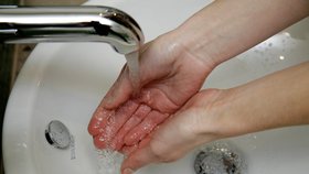 Umíte si správně mýt ruce?