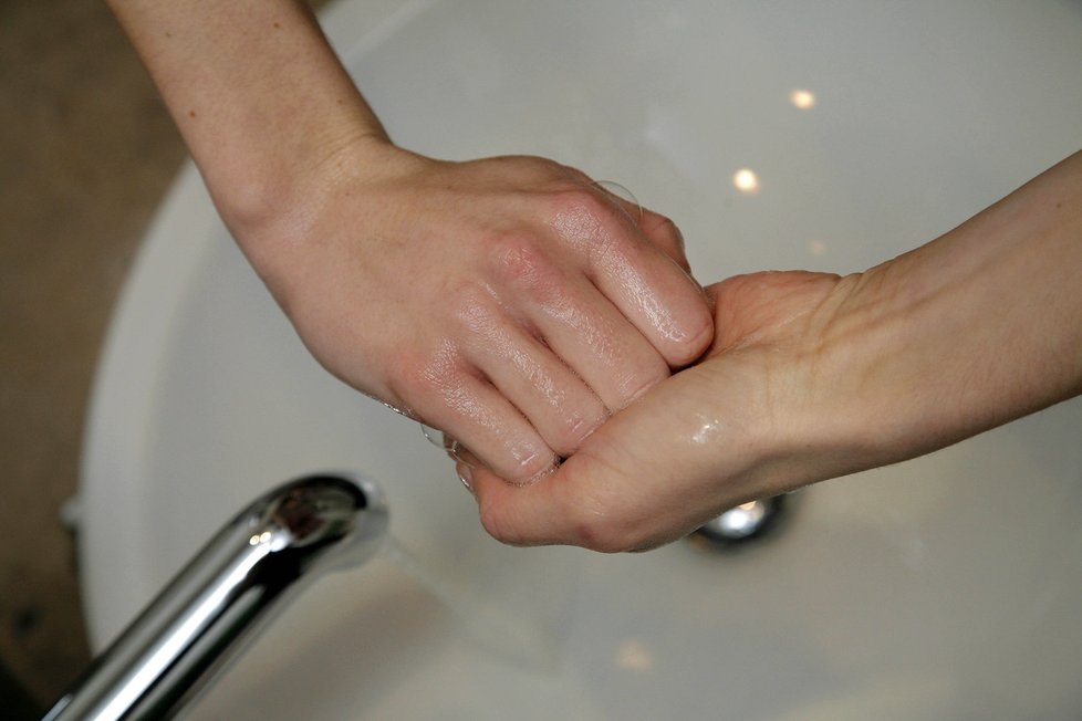 Umíte si správně mýt ruce?
