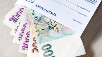Průměrná mzda Čechů dál rychle roste, přiblížila se 32 tisícům korun