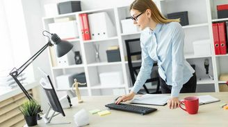 Sněmovna podpořila nový zákon o účetnictví. Změnit se mají odpisy i účtování v cizích měnách Sněmovna podpořila nový zákon o účetnictví. Změnit se mají odpisy i účtování v cizích měnách