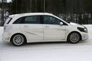 Na podzim se druhá generace třídy B představí ve svěží podobě. Kamufl ážní prvky ukazují, ve kterých oblastech máme očekávat změny.