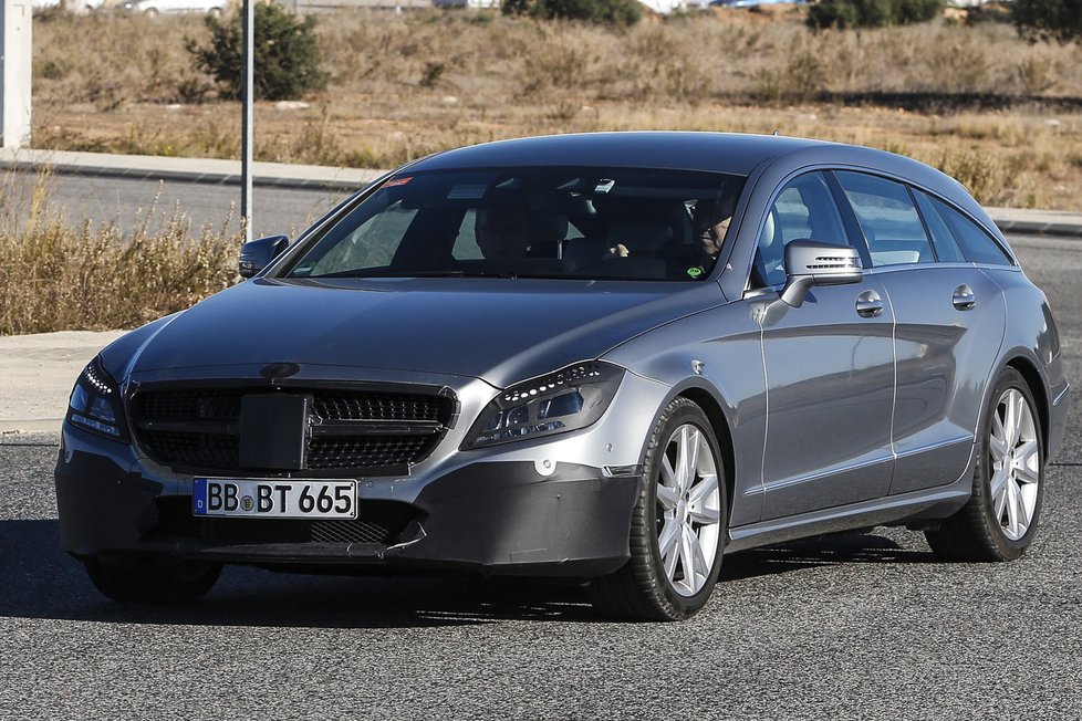 Stylový shooting brake CLS se sice vyrábí teprve od loňska, kupodivu už brzy jej ale čekají zásahy designérů.