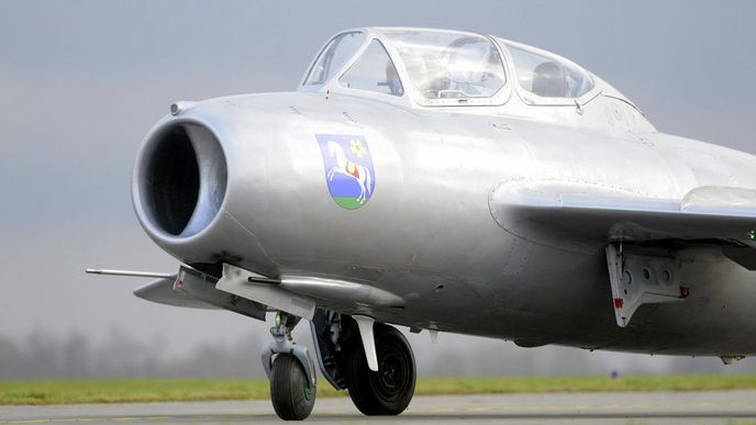 historický MiG-15 v českých barvách