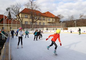 The multipurpose field Na Františku, run by two hockey legends Jílek and Vopička, is closing.  The operators did not reach an agreement with Prague 1 to extend the contract