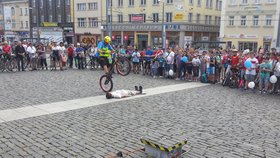 Akce Na kole dětem, která pomáhá malým pacientům s rakovinou, odstartovala ve středu v poledne z Ústí nad Labem.