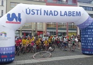 V Ústí nad Labem startuje další ročník charitativní akce Na kole dětem, která pomáhá malým pacientům s rakovinou.