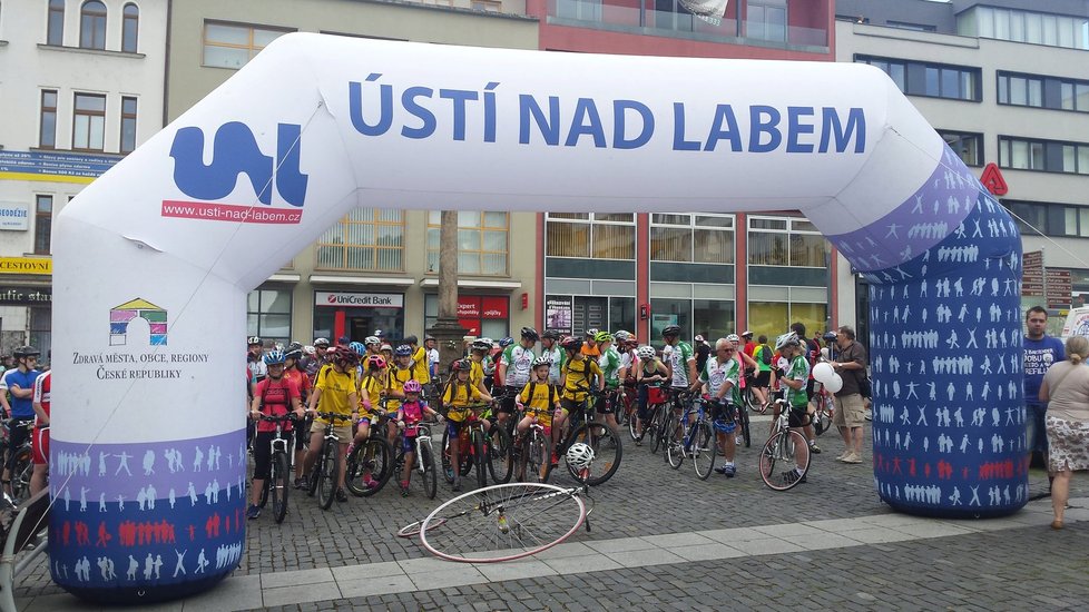V Ústí nad Labem startuje další ročník charitativní akce Na kole dětem, která pomáhá malým pacientům s rakovinou.