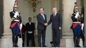 na oslavy 70. výročí vylodění spojenců v Normandii dorazil i ruský prezident Putin, na fotografii s francouzským prezidentem Hollandem