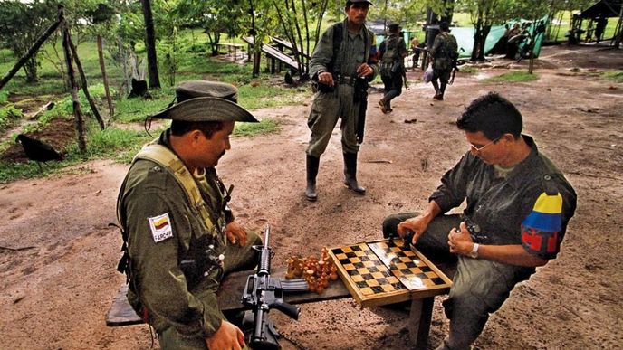 Na papíře už válka skončila, Kolumbie ale teď bude řešit, jak začlenit bývalé povstalce do normálního života
