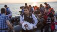 Na řecký ostrov Kos připlouvají z turecka stovky migrantů