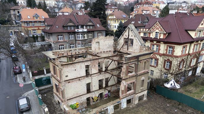 Památkově chráněná vila na pražských Vinohradech. Památkově chráněná vila na pražských Vinohradech.