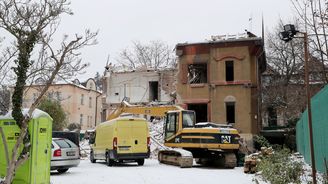 Demolice vily na Vinohradech byla předem naplánovaná