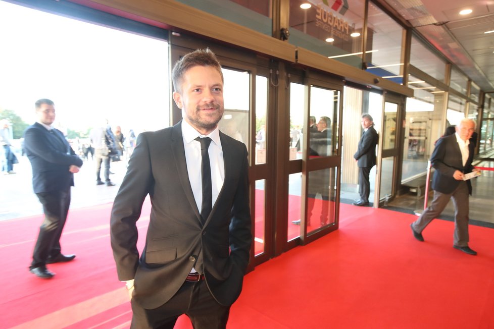 Premiéra filmu Nabarvené ptáče: Jiří Mádl